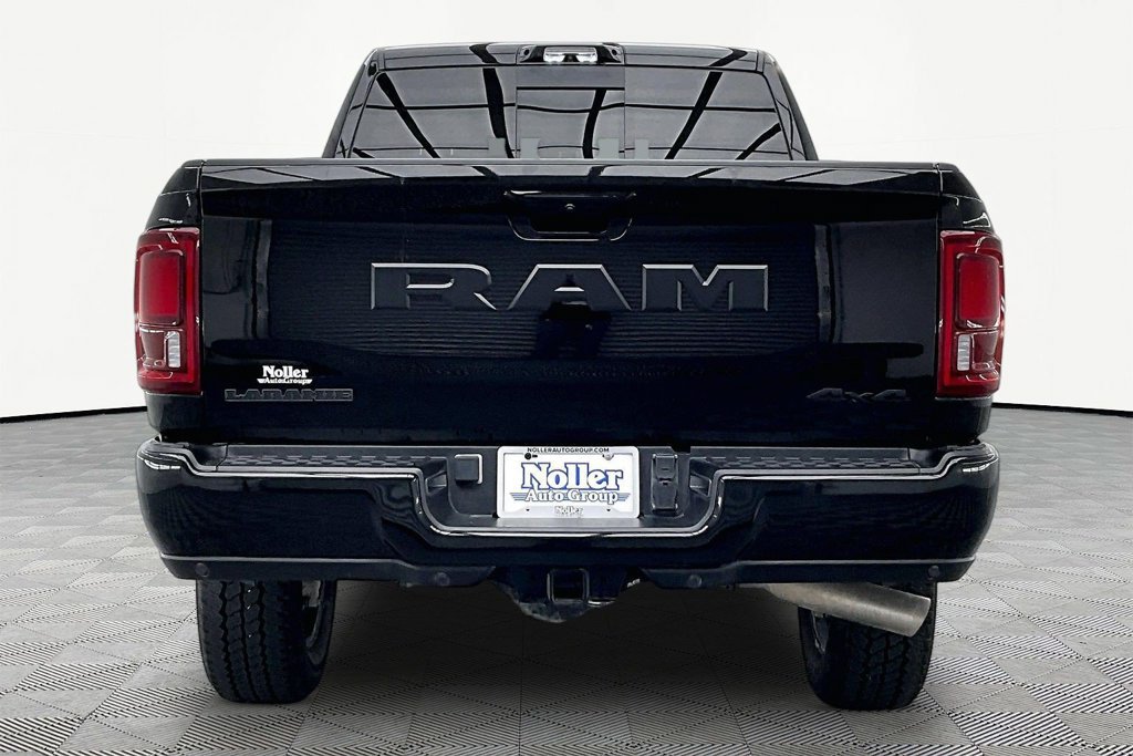 Used 2025 RAM 2500 Laramie w/ Night Edition AWD/4WD image 4