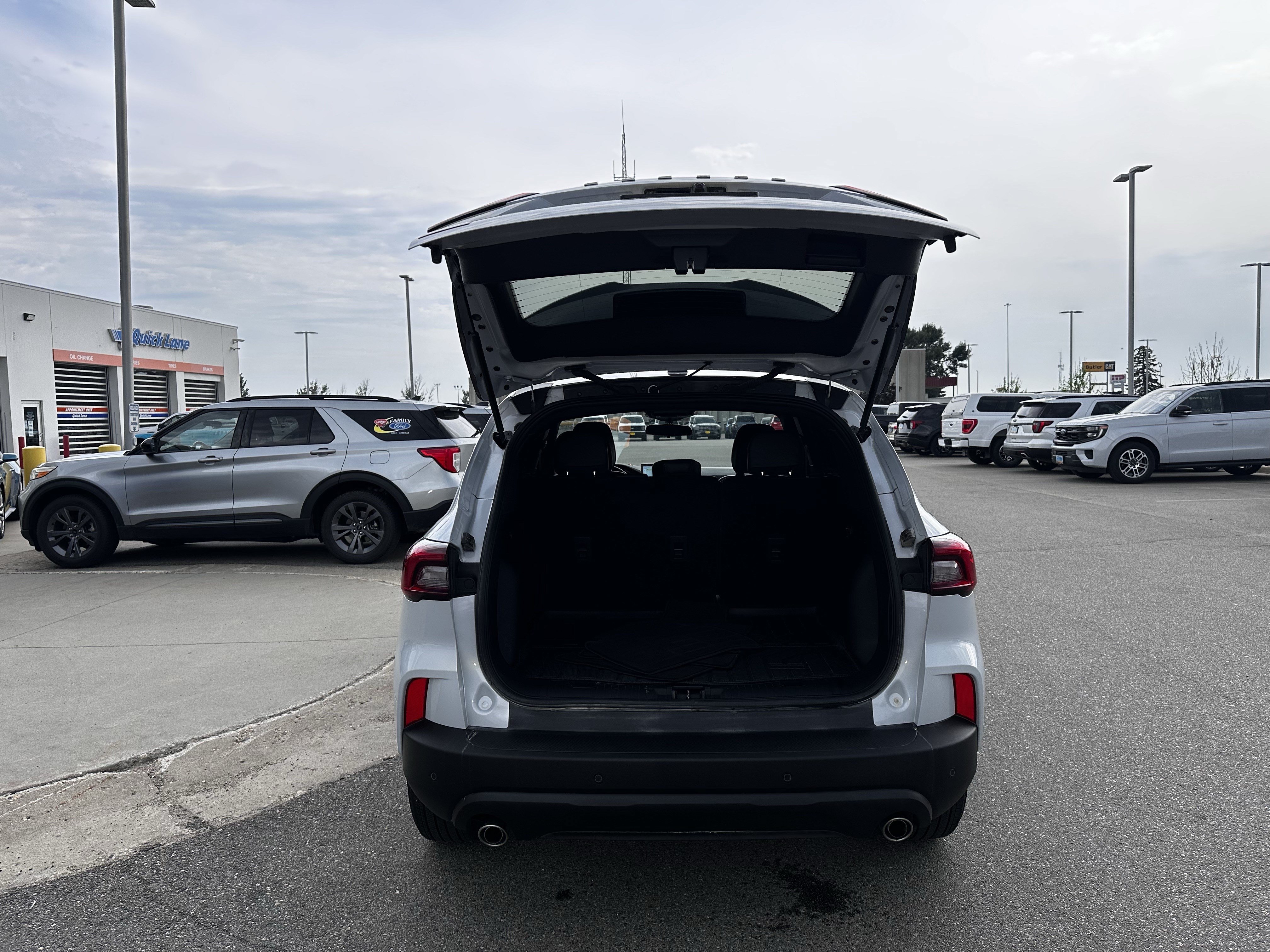 Certified 2025 Ford Escape ST-Line w/ Tech Pack #1 FWD image 22