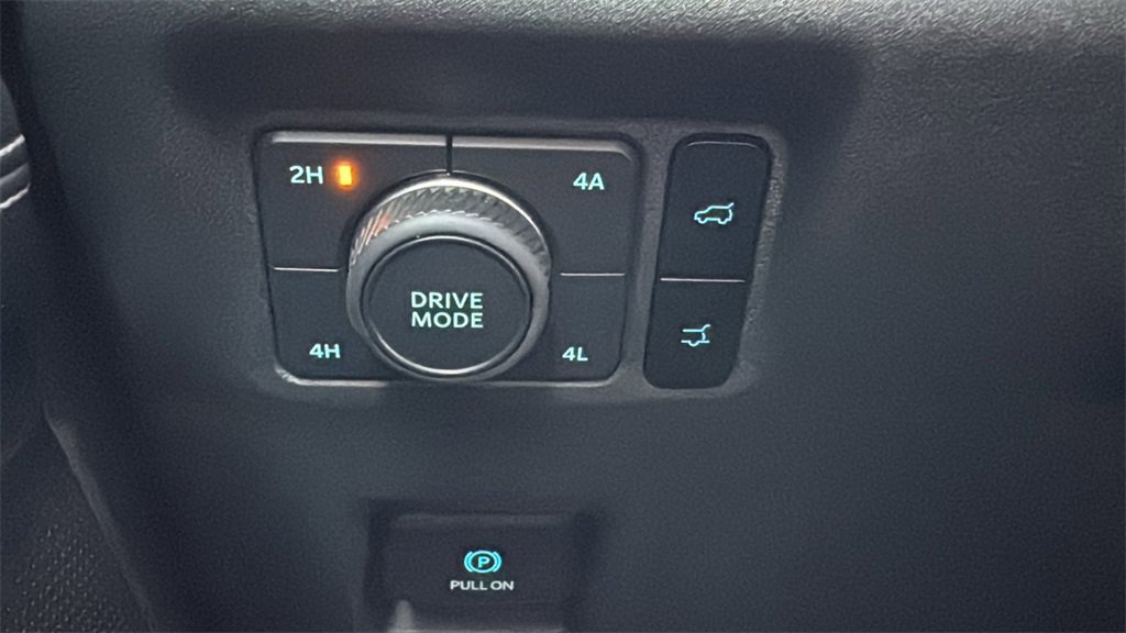 Certified 2025 Ford Expedition Max Platinum image 18