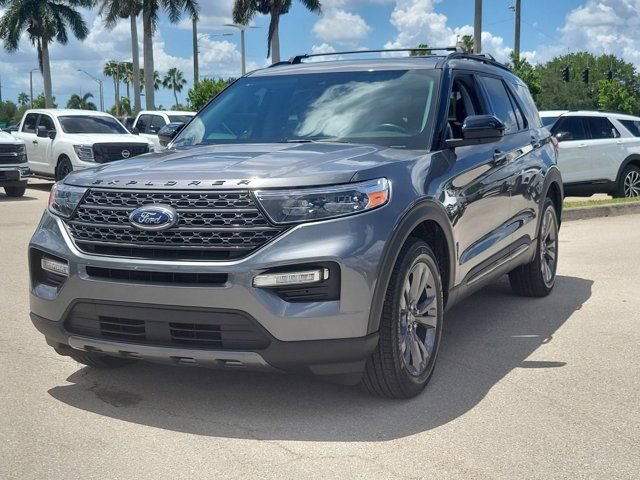 Certified 2024 Ford Explorer XLT w/ Equipment Group 202A AWD/4WD image 3