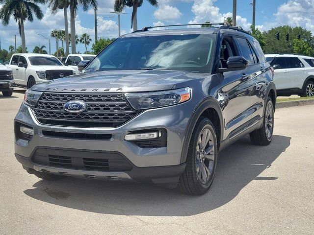 Certified 2024 Ford Explorer XLT w/ Equipment Group 202A AWD/4WD image 3