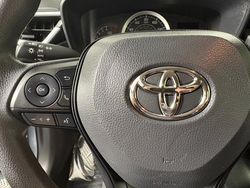 Used 2022 Toyota Corolla LE FWD image 22