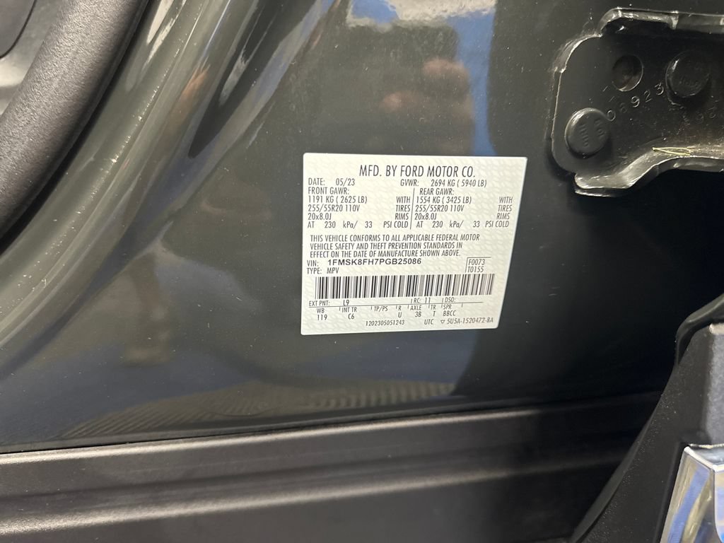 Certified 2023 Ford Explorer Limited w/ Limited Technology Package AWD/4WD image 31