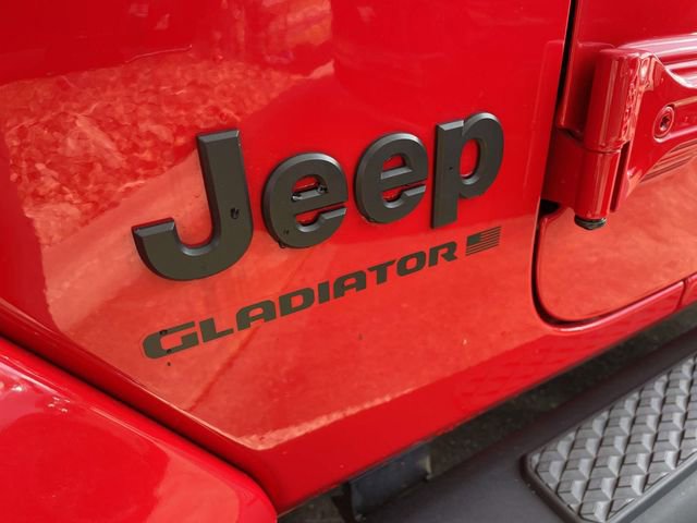 Used 2024 Jeep Gladiator Sport w/ Premium Package image 2