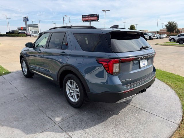 Certified 2025 Ford Explorer Active w/ Active Comfort Package RWD image 5