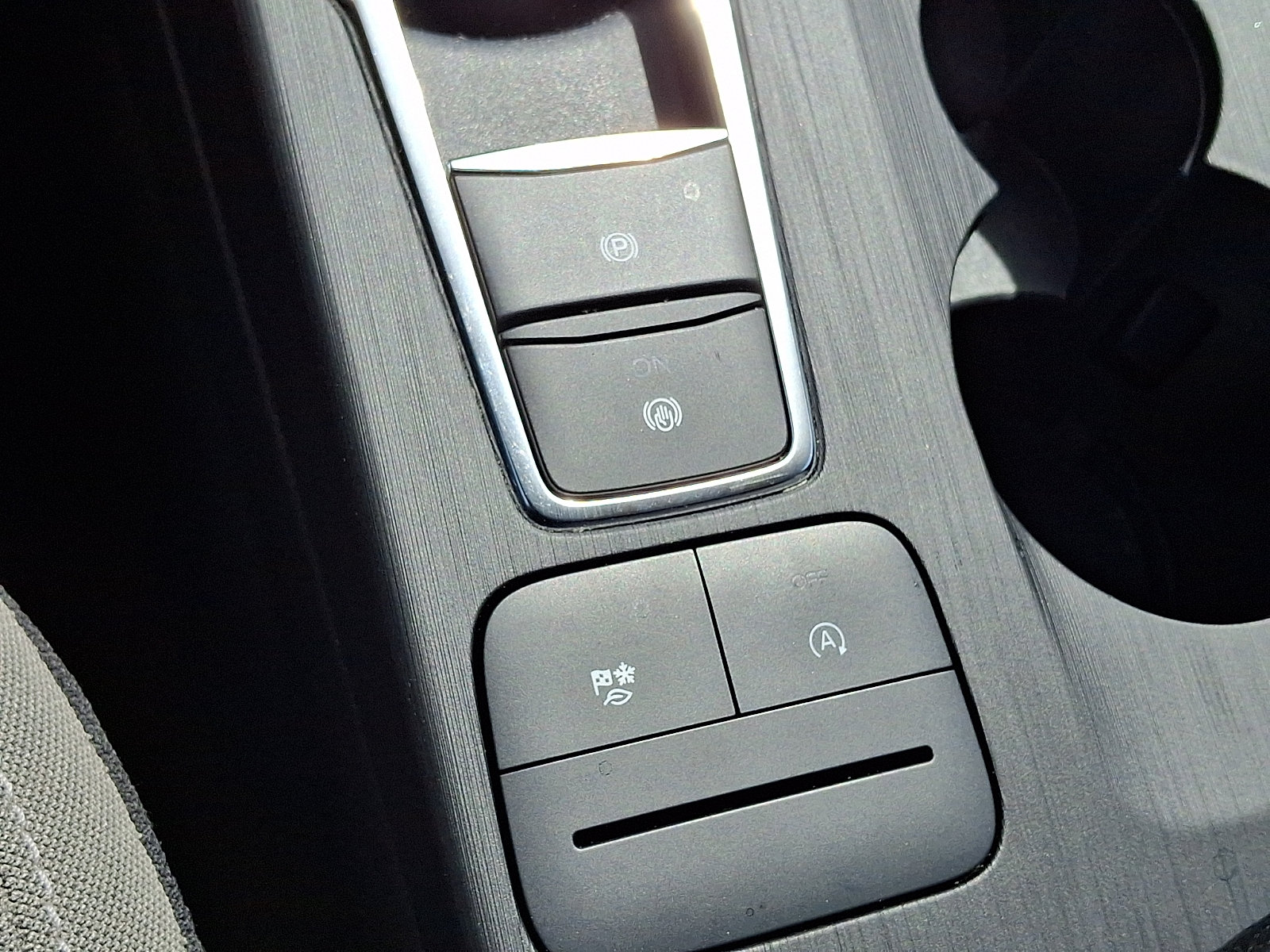 Certified 2020 Ford Escape SE AWD/4WD image 27