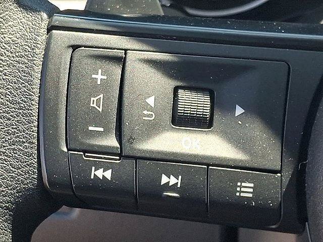 Used 2024 Nissan Rogue S AWD/4WD image 17