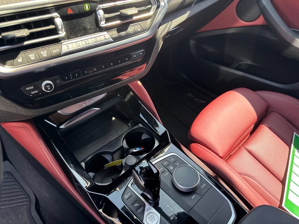 Used 2024 BMW X4 xDrive30i w/ M Sport Package AWD/4WD image 11