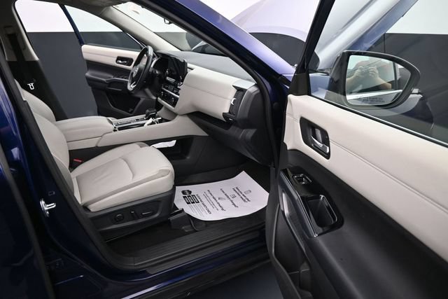 Used 2023 Nissan Pathfinder SL FWD image 26