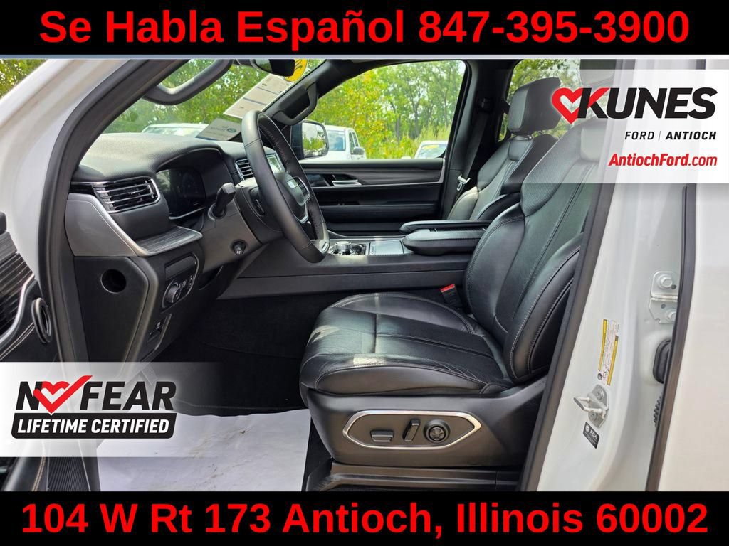Used 2024 Jeep Wagoneer L Series II w/ Flexible Seating Group AWD/4WD image 21