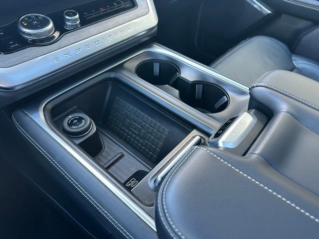 Certified 2025 Ford Expedition Platinum image 26