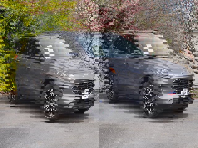 Certified 2022 Ford Escape SE w/ SE Sport Appearance Package image 31