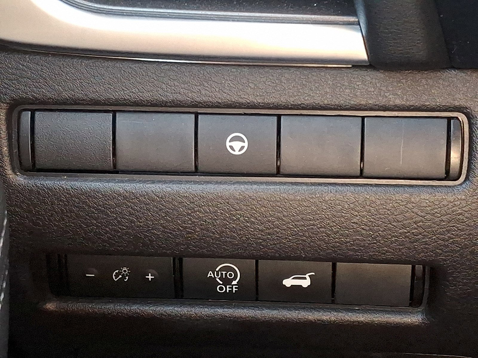Used 2024 Nissan Rogue SV AWD/4WD image 25