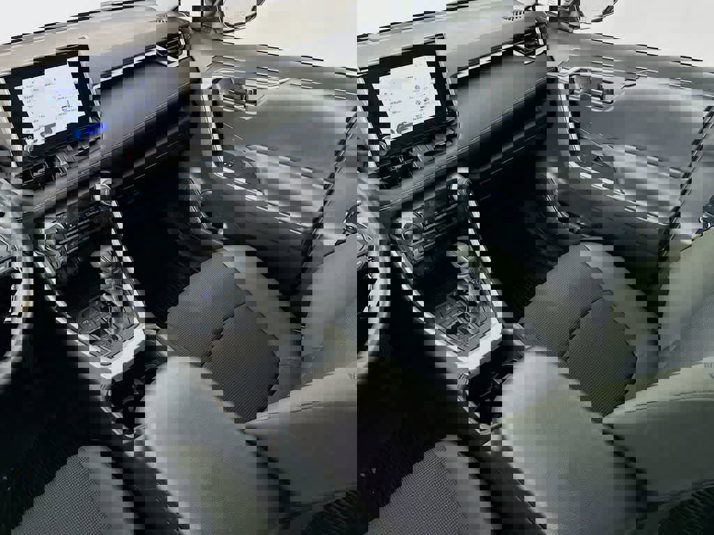 Used 2023 Toyota RAV4 LE image 11