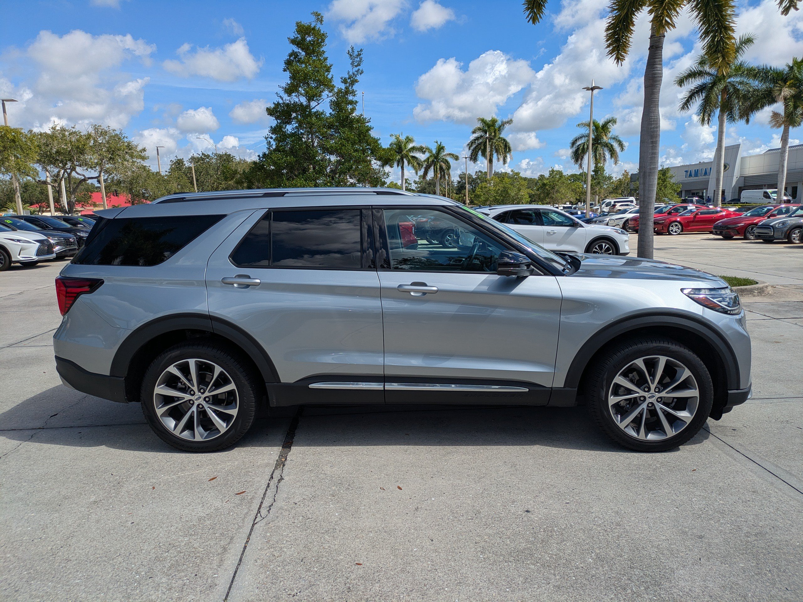 Certified 2025 Ford Explorer Platinum w/ Ultimate Package AWD/4WD image 3