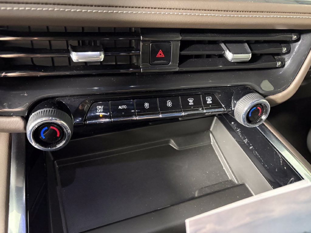 Used 2025 Chevrolet Tahoe LS RWD image 19