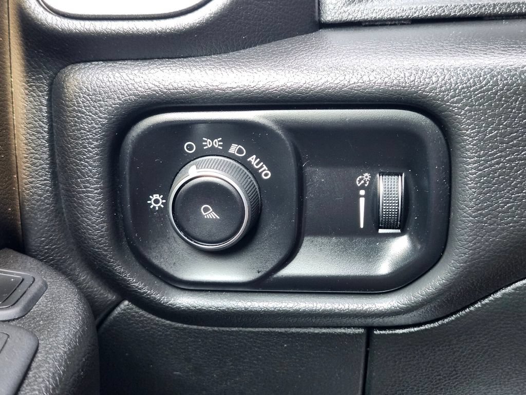 Used 2024 RAM 2500 Tradesman w/ Chrome Appearance Group AWD/4WD image 23