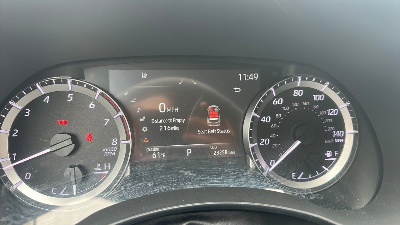 Used 2023 Toyota Highlander LE FWD image 4