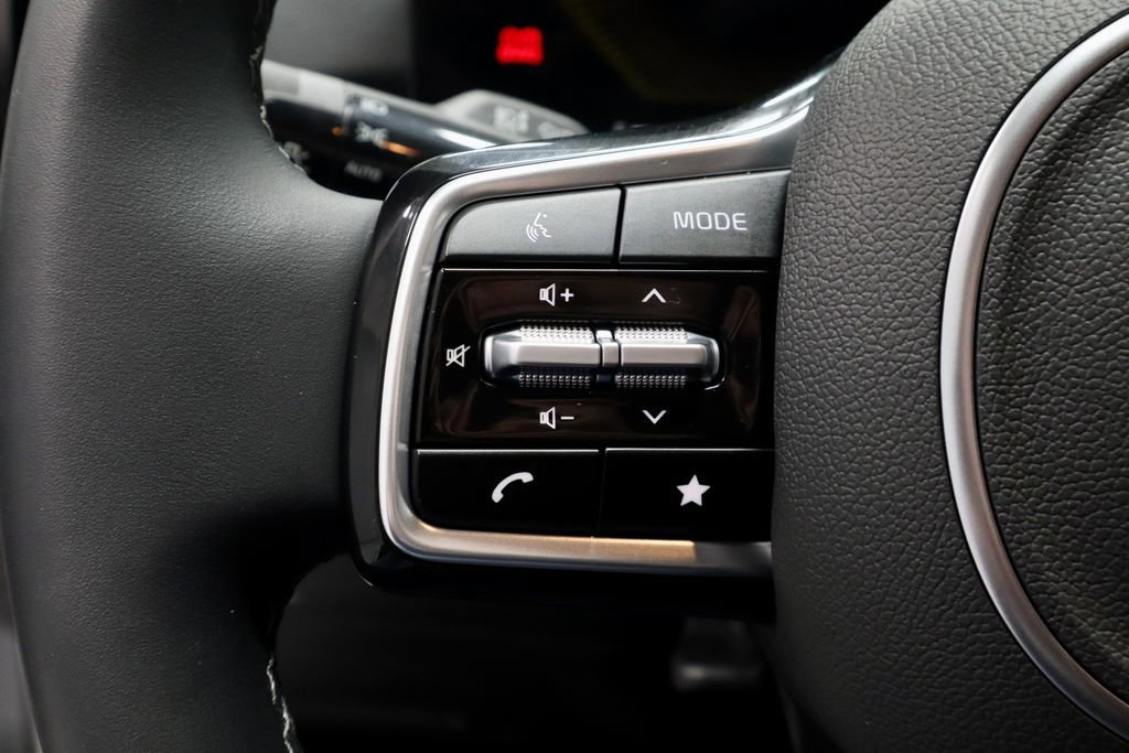 Used 2025 Kia Sorento S image 30