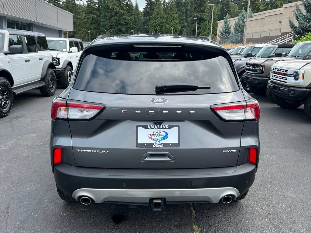 Certified 2022 Ford Escape Titanium w/ Class II Trailer Tow Package AWD/4WD image 8