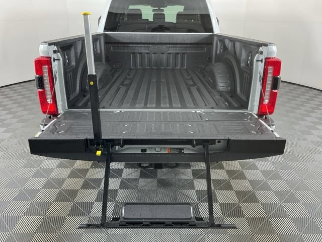 Certified 2025 Ford F350 Lariat w/ Black Appearance Package AWD/4WD image 8