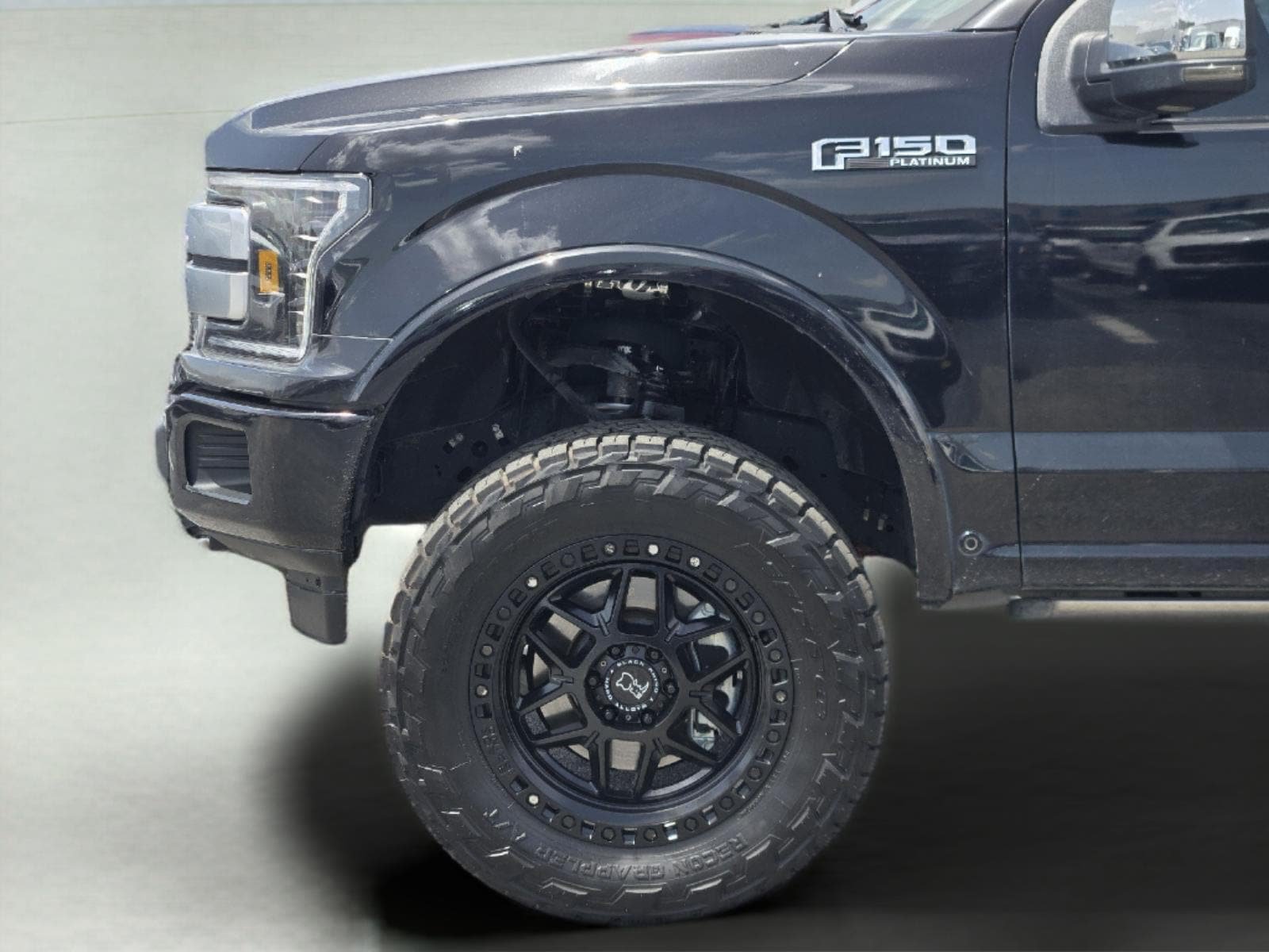 Certified 2019 Ford F150 Platinum w/ Equipment Group 701A Luxury AWD/4WD image 8