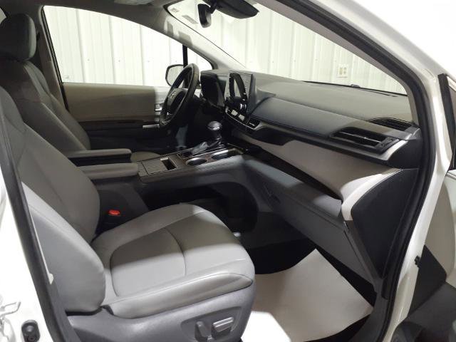 Used 2021 Toyota Sienna XLE image 33