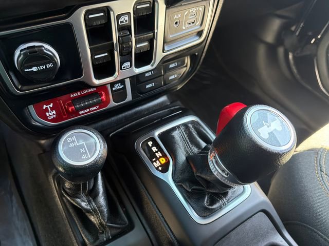 Used 2024 Jeep Wrangler Willys AWD/4WD image 38