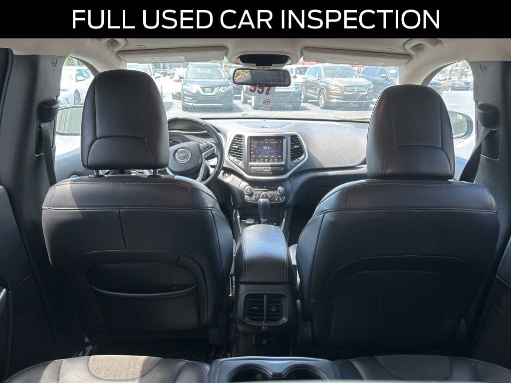 Used 2018 Jeep Cherokee Latitude Plus w/ Cold Weather Group AWD/4WD image 6