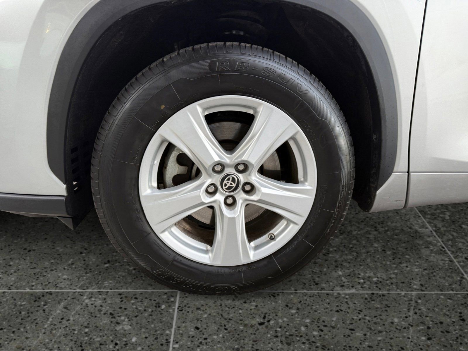 Used 2024 Toyota Highlander LE image 20