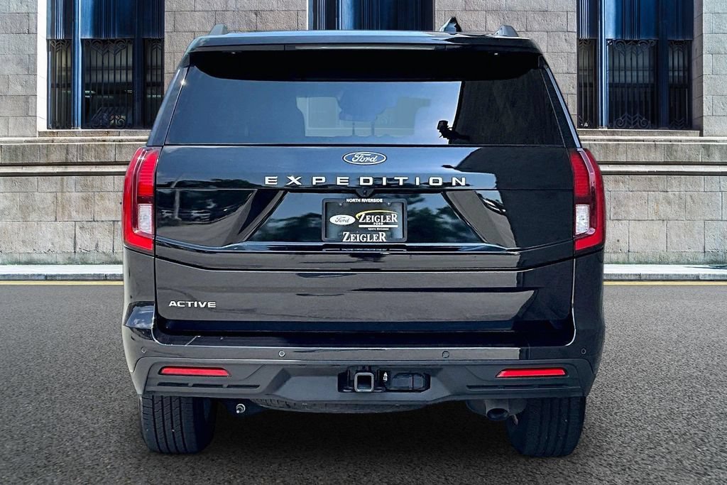 Certified 2025 Ford Expedition Active RWD image 4