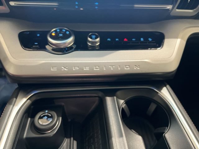 Certified 2025 Ford Expedition Active AWD/4WD image 17