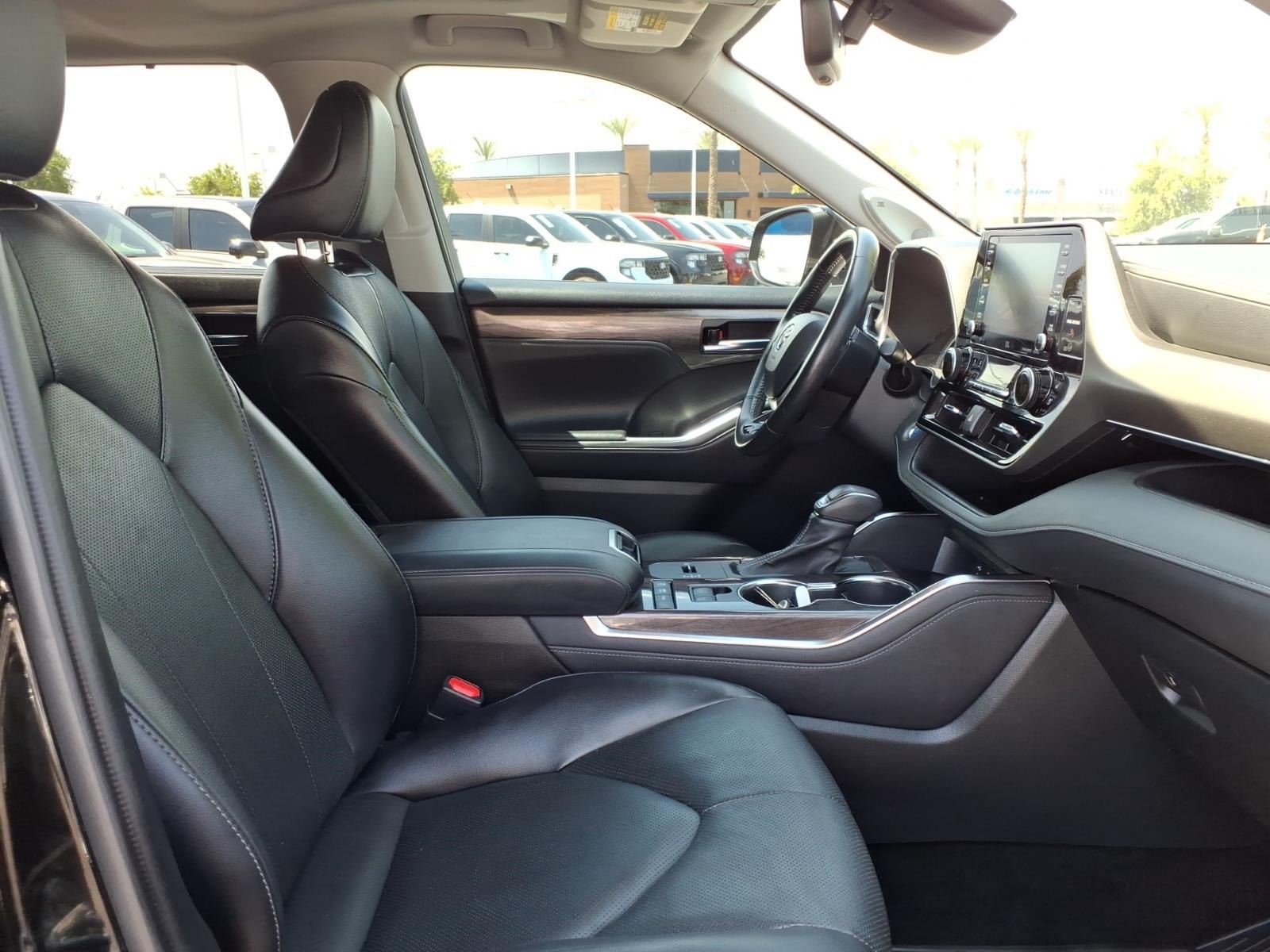 Used 2022 Toyota Highlander Limited AWD/4WD image 11