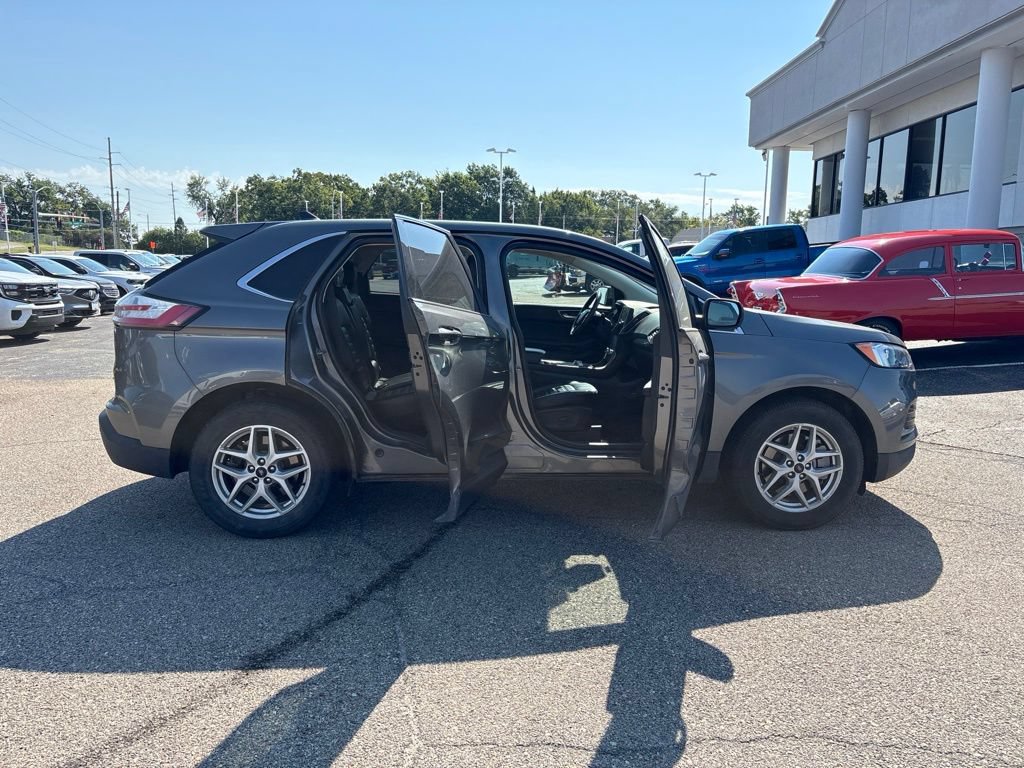 Certified 2023 Ford Edge SEL AWD/4WD image 8