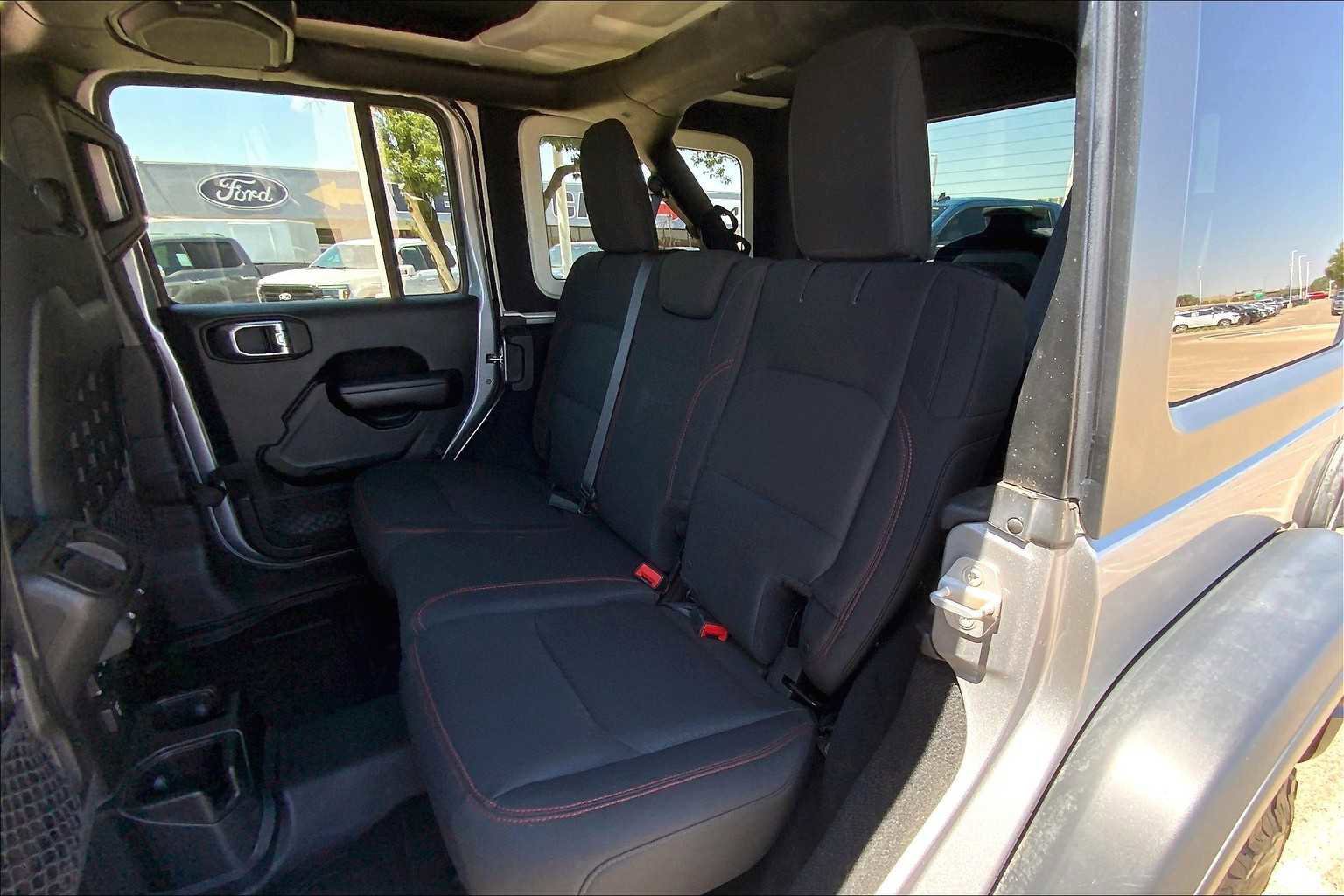 Used 2018 Jeep Wrangler Unlimited Rubicon image 21