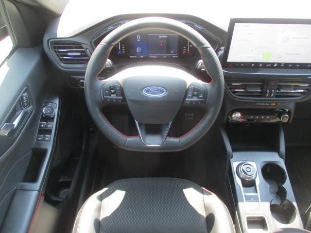 Certified 2023 Ford Escape ST-Line w/ Tech Pack #1 AWD/4WD image 7