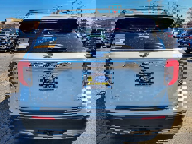 Certified 2023 Ford Explorer XLT w/ Equipment Group 202A image 4