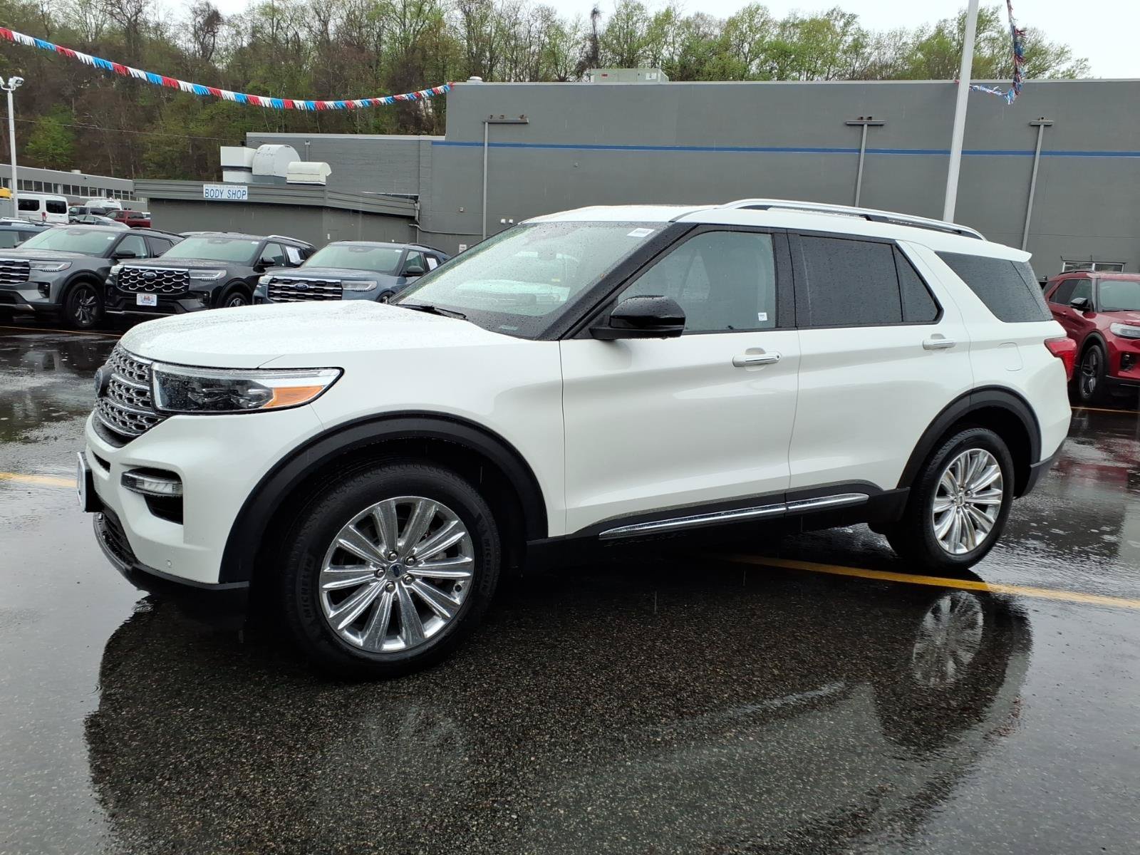 Certified 2023 Ford Explorer Limited w/ Limited Technology Package AWD/4WD image 5