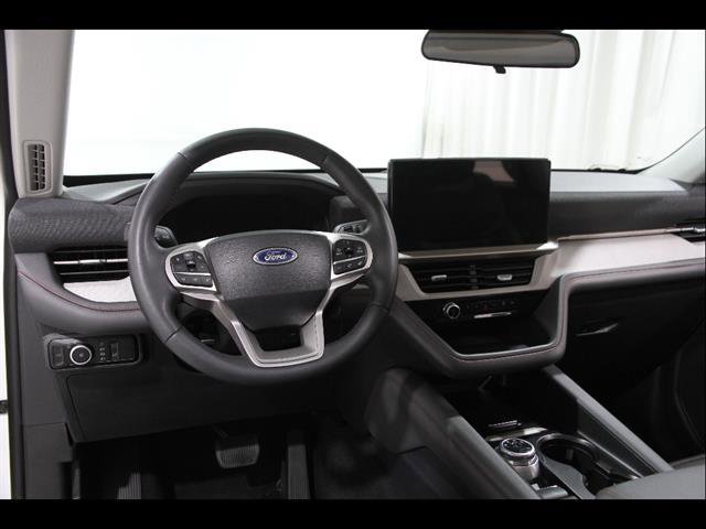 Certified 2025 Ford Explorer Active w/ Active Comfort Package AWD/4WD image 7