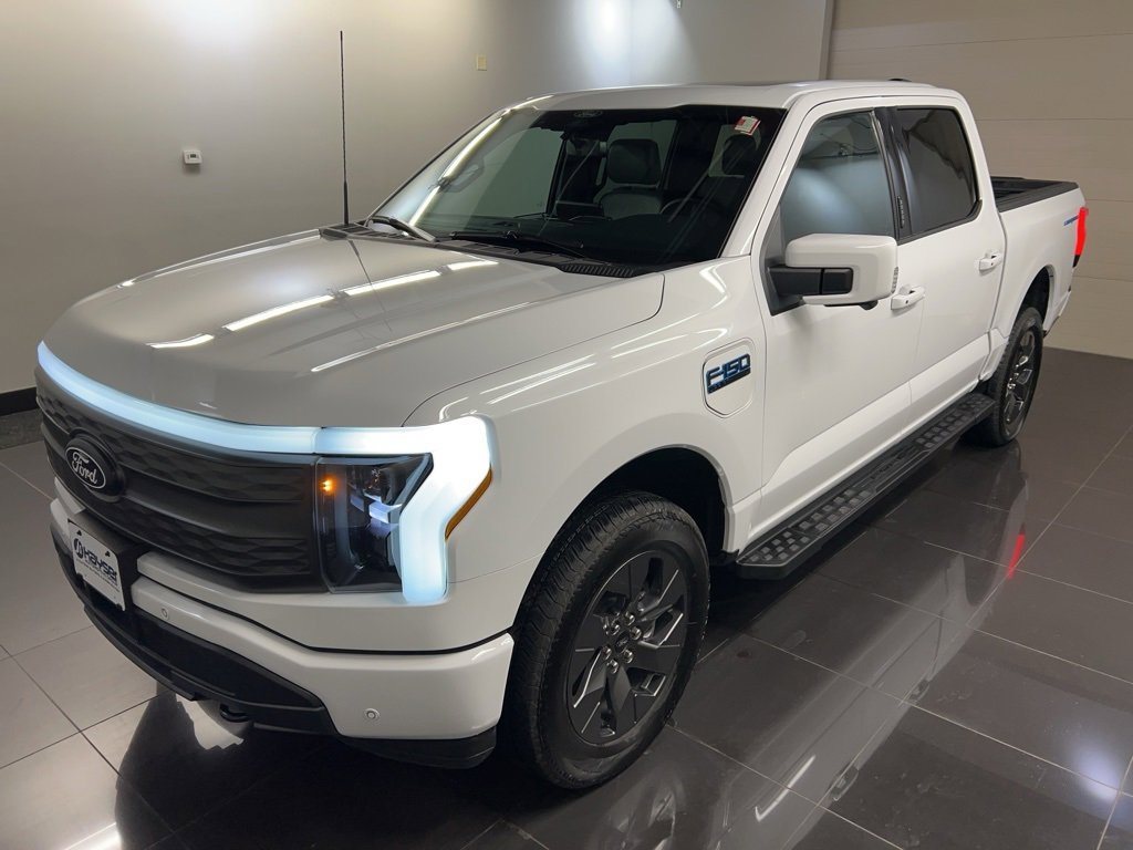 Certified 2025 Ford F150 Lightning Lariat image 3