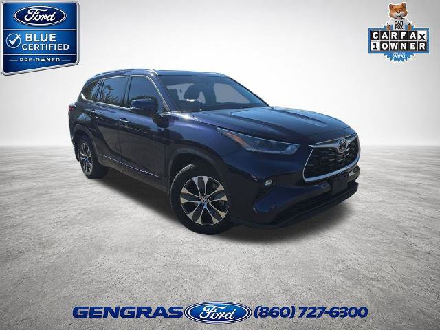 Used 2021 Toyota Highlander XLE AWD/4WD image 1