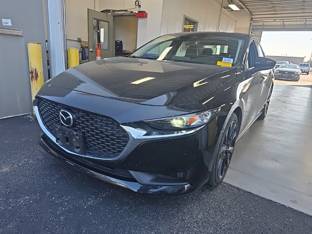 Used 2025 MAZDA MAZDA3 s FWD image 2