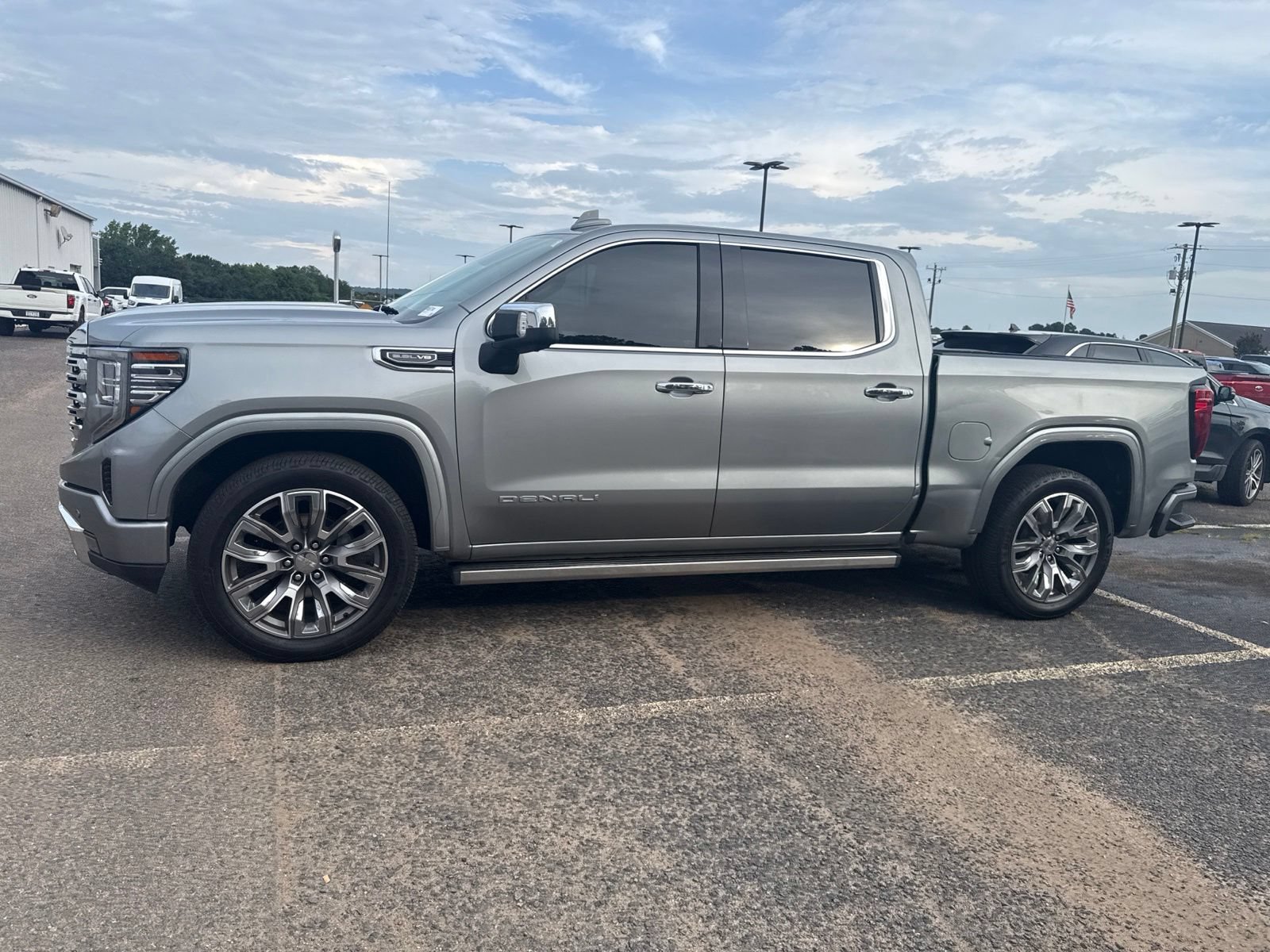 Used 2023 GMC Sierra 1500 Denali w/ Denali Reserve Package AWD/4WD image 4