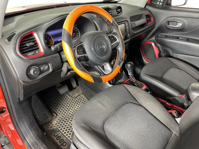 Used 2017 Jeep Renegade Trailhawk AWD/4WD image 3