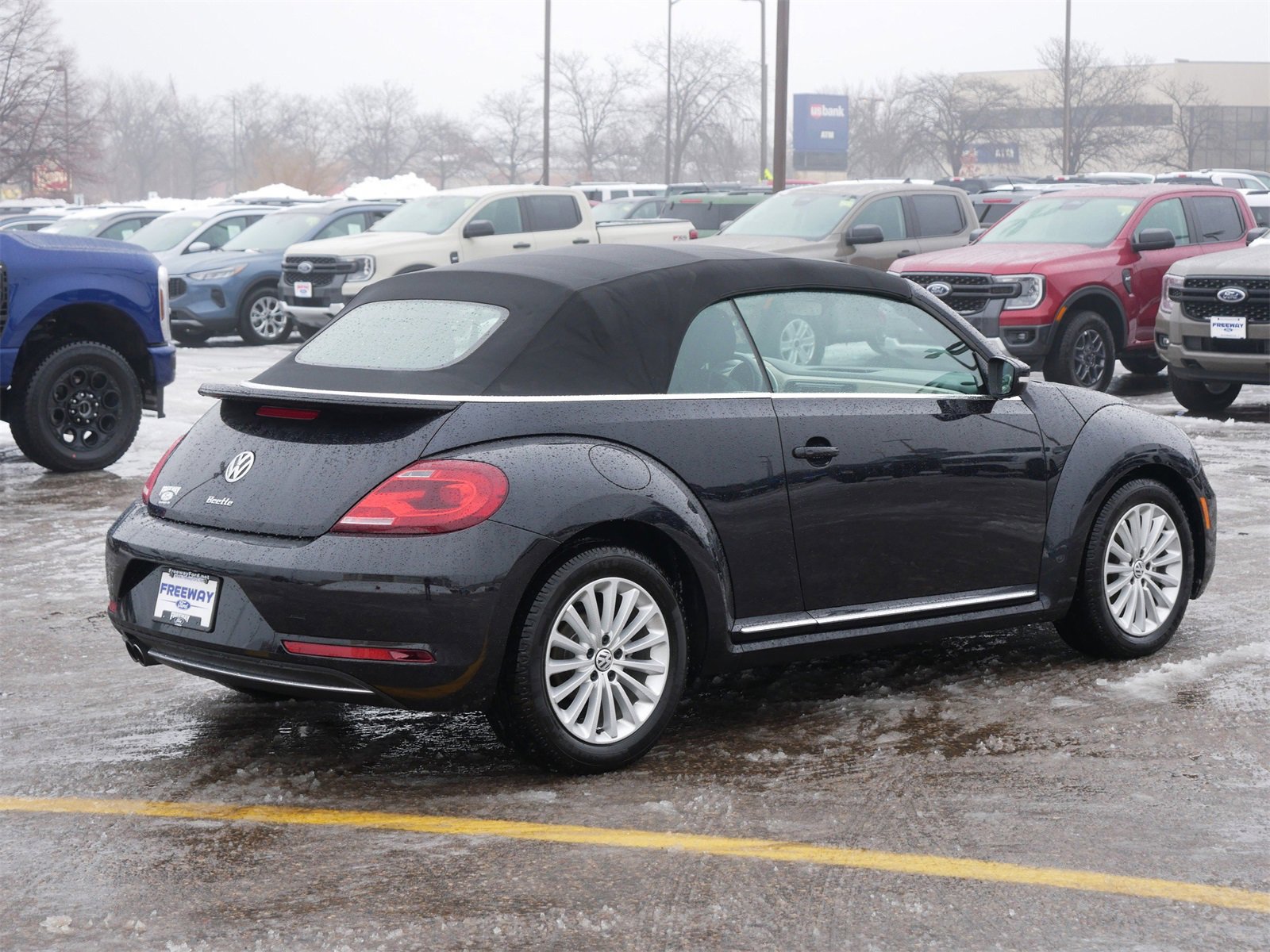 Used 2019 Volkswagen Beetle 2.0T SE image 5