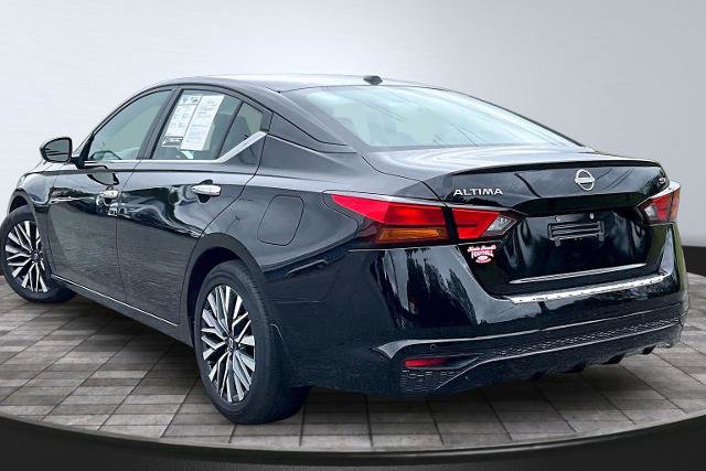 Used 2023 Nissan Altima 2.5 SV FWD image 2