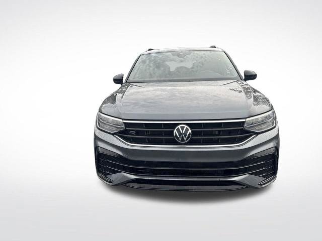Used 2023 Volkswagen Tiguan SE R-Line FWD image 3