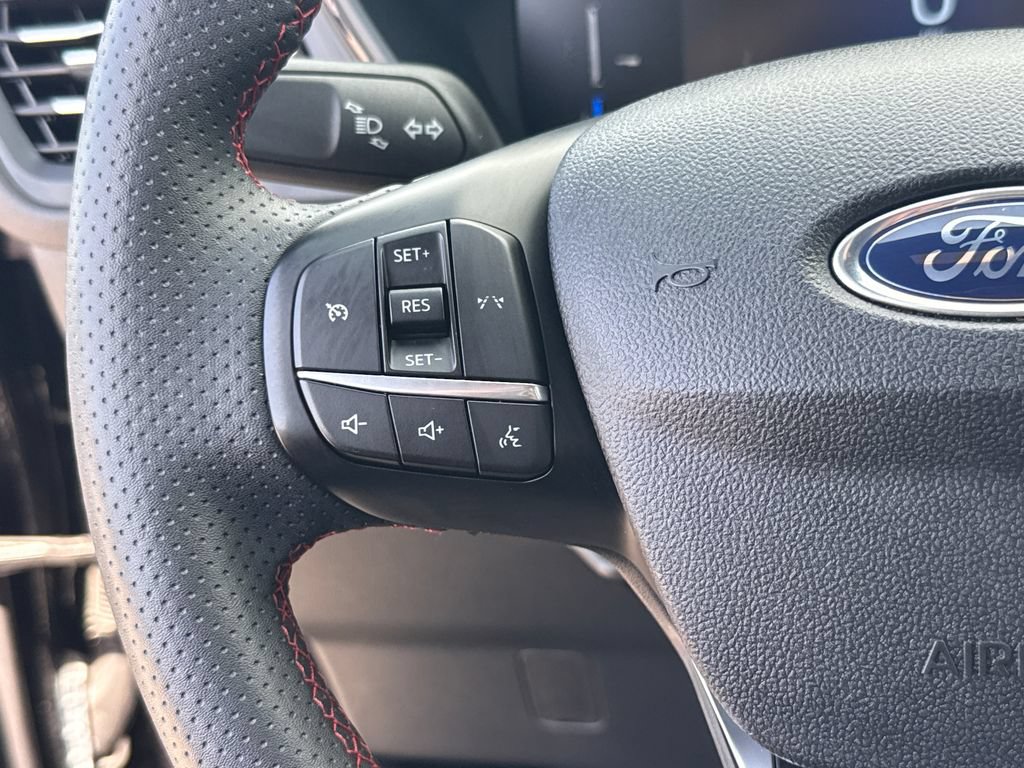 Certified 2025 Ford Escape ST-Line FWD image 16