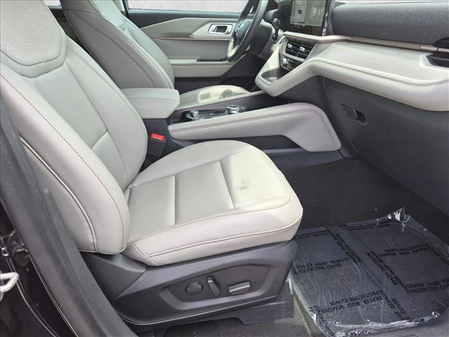 Certified 2025 Ford Explorer Active w/ Active Comfort Package RWD image 20
