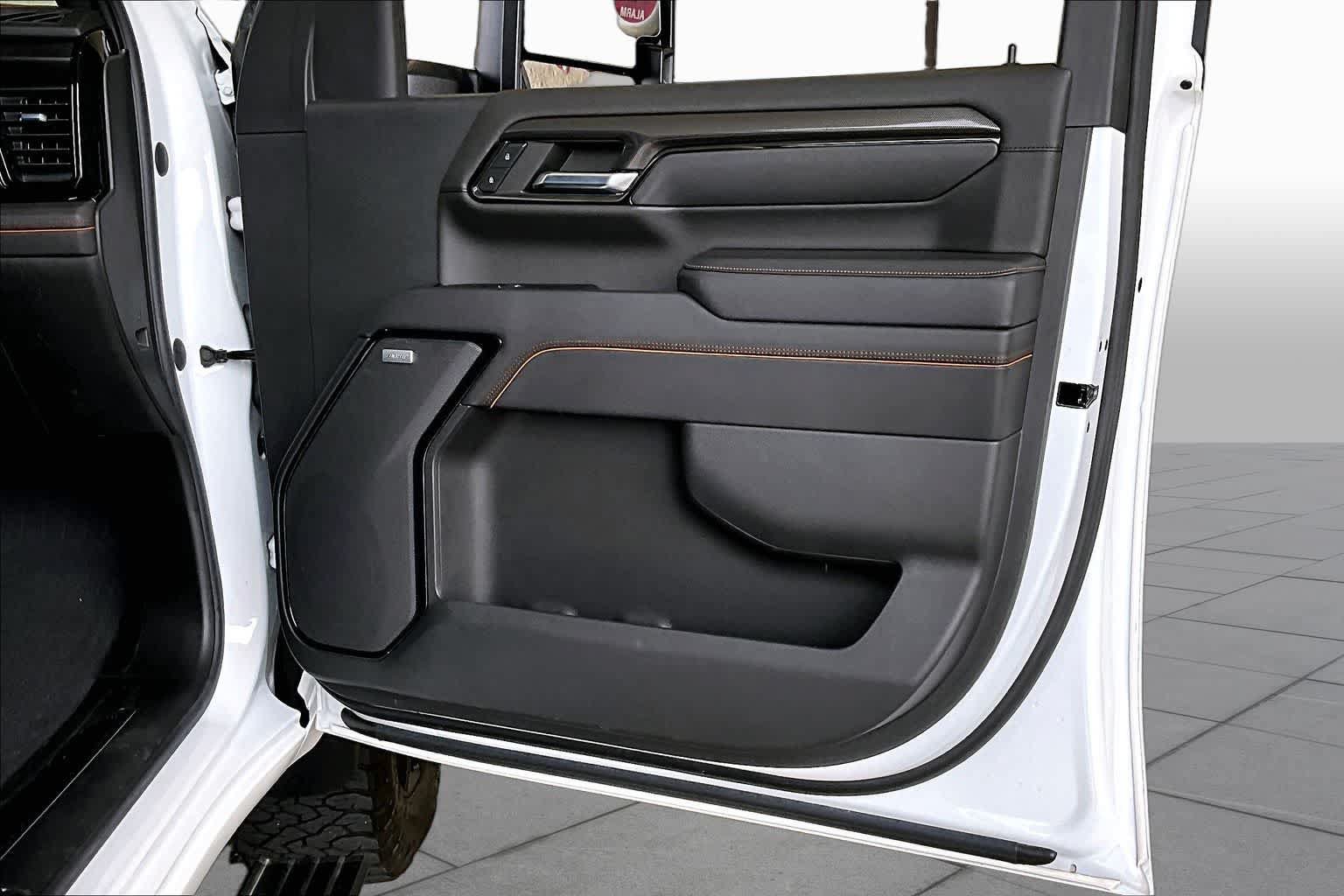 Used 2024 GMC Sierra 2500 AT4 w/ AT4 Premium Plus Package AWD/4WD image 23